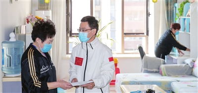 最美逆行者 以清洁服务传递敬意与关爱