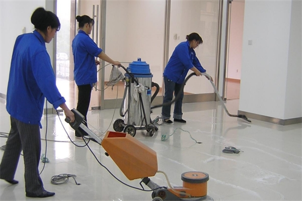 现代社区中的仆人家政与物业管理 服务升级与协同发展